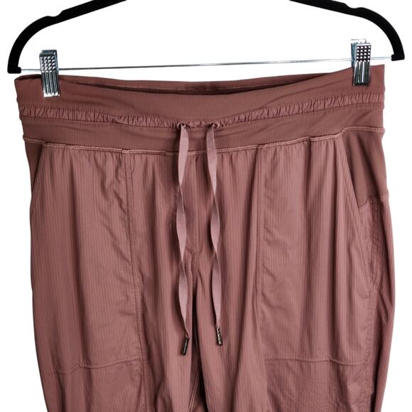 Lululemon‎ Dance Studio Crop 25" Red Dust Women's Size 8 - Picture 2 of 7